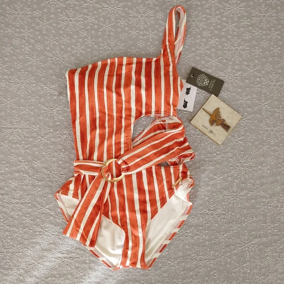 Vince Camuto New Women's swimsuit - Picture 2 of 7